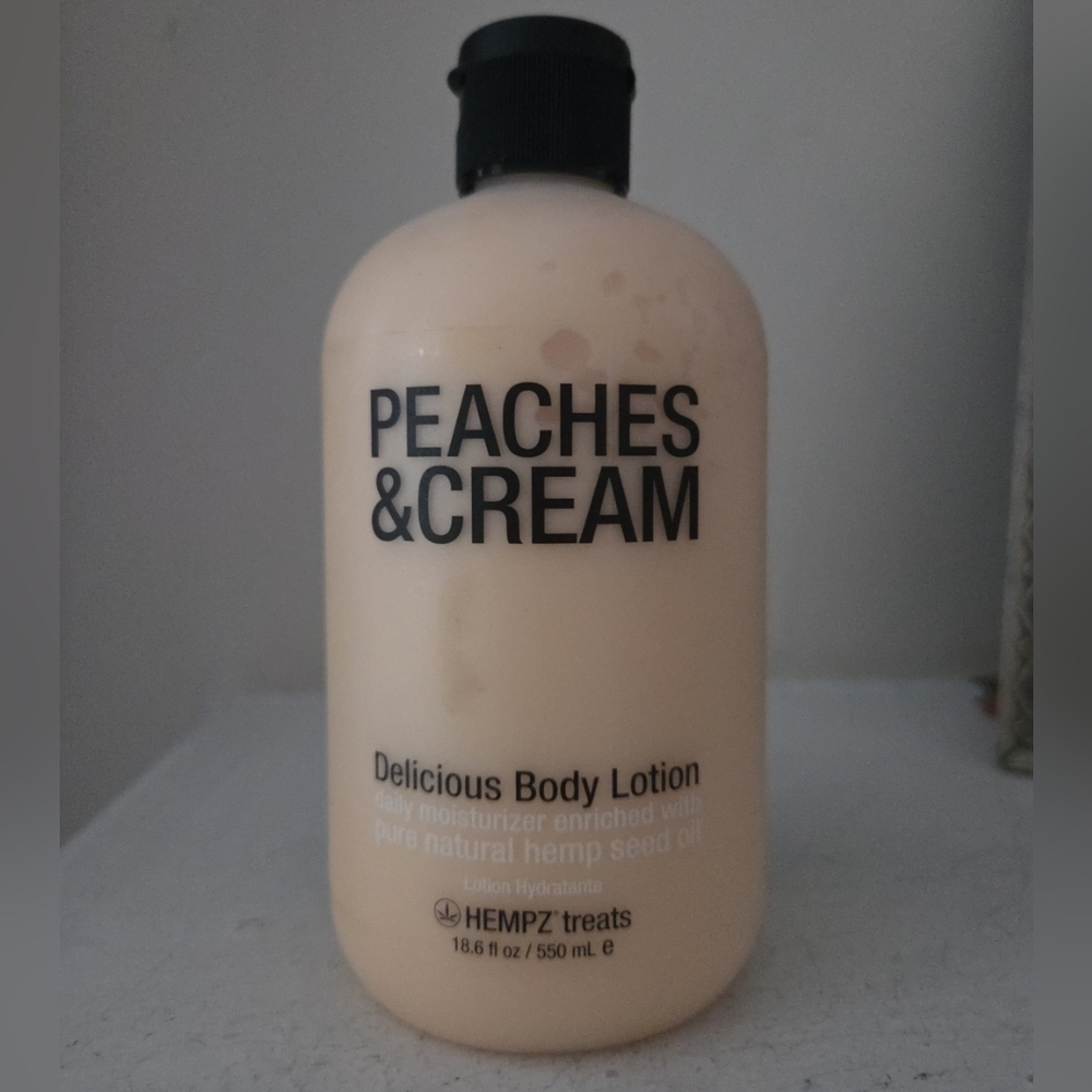 New Hempz Treats Peaches And & Cream Delicious Body Lotion 18.6 Oz Discontinued